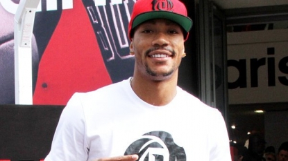 Woman sues Chicago Bulls guard Derrick Rose, says he raped her