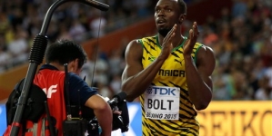 World Athletics 2015: Bolt wins 100-meter title