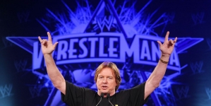 Wrestling legend Roddy Piper dies at 61