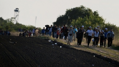 Juncker says European Union  to aid refugees, tighten border controls