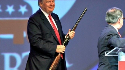 Donald Trump defends Second Amendment, calls for national concealed carry permit