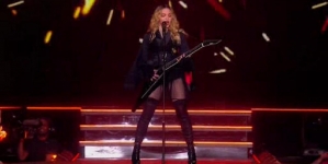 Amy Schumer twerks on stage with Madonna on ‘Rebel Heart’ tour