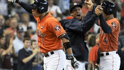 Altuve in lineup day after collision with Correa