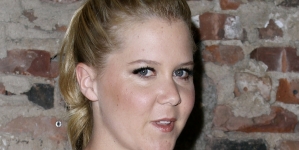 Amy Schumer lands book deal