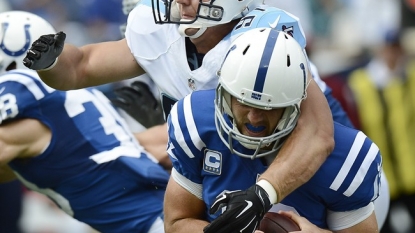 Andrew Luck: Limited with shoulder injury