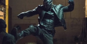 ‘Arrow’ season 4 premiere photos: New suits and a new enemy