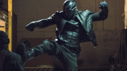 ‘Arrow’ season 4 premiere photos: New suits and a new enemy