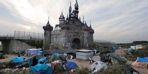 Banksy’s Dismaland Is Going To Calais To Provide Shelter for Refugees