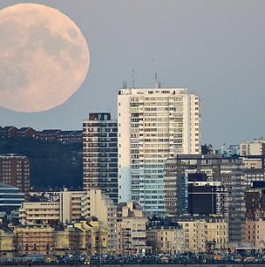 Blood supermoon: fantastic total lunar eclipse photos from around the world