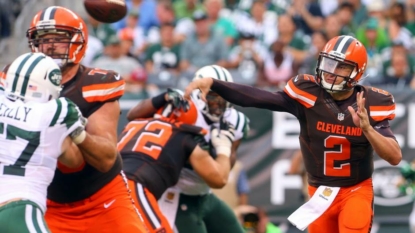 Browns QB McCown leaves game with head injury, Manziel in