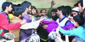 Former terrorist and 3-year-old son shot dead in Kashmir