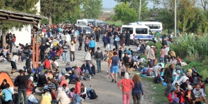 Croatia closes Serbian border