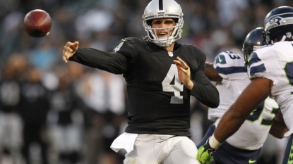 QB Derek Carr’s Performance Gives Oakland Much-Needed Momentum — Raiders News