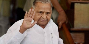 FIR against Mulayam for threatening an IG-rank officer