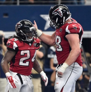 Fill-in Freeman, Falcons beat Romo sub Weeden, Cowboys 39-28