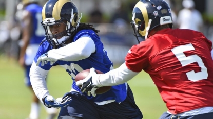 Gurley takes first-team snaps with Rams