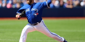 Hill, last-place Red Sox win series from 1st-place Blue Jays