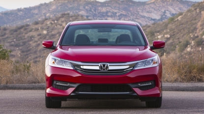 Honda Debuts New 10th Generation Civic With Apple CarPlay Support