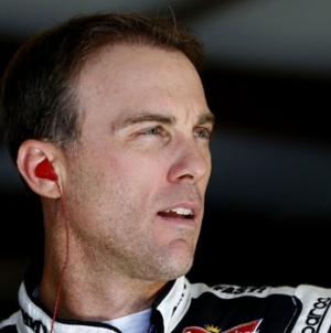 Edwards Claims Pole In Loudon