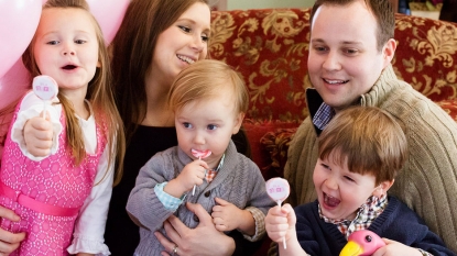 Josh Duggar Rehab Update: Anna Duggar Still ‘Supporting’ Husband, Is