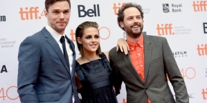 ‘Equals’ Star Nicholas Hoult on Falling for Kristen Stewart in World