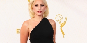 Lady Gaga Stuns on Red Carpet at The 2015 Emmys