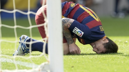 Lionel Messi Leaves Barcelona Match With Injury