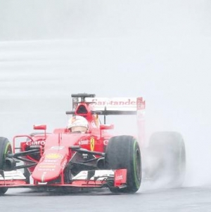 Mercedes’ Rosberg takes pole at Japanese GP