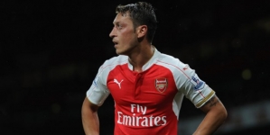 Mesut Ozil Exit Discussed by Agent, Fresh Gunners Rumours — Arsenal Transfer News