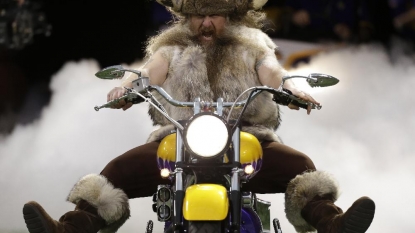 Minnesota Vikings in wage dispute with mascot Ragnar