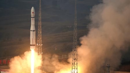 New Chinese carrier rocket succeeds in first trip