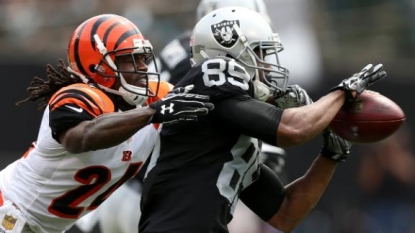 Pacman Jones slams Amari Coopers head against helmet