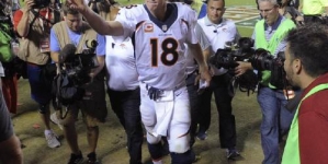 Peyton Manning Surpasses 70000 Career Passing Yards