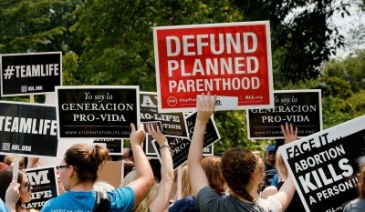 House Republicans Pass Ban on Planned Parenthood Funding