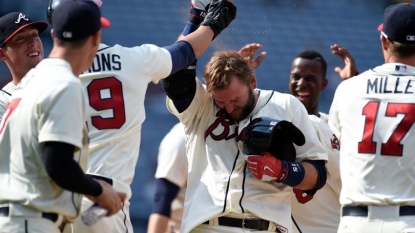 Pierzynski delivers in 9th, Braves beat Phillies 2-1