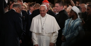 Thousands celebrate Mass with pope at MSG