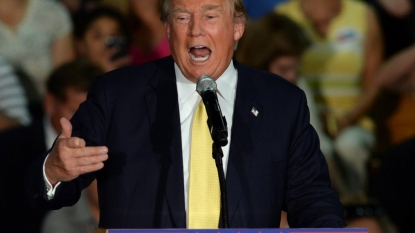 Trump in trouble for not stopping anti-Muslim remarks