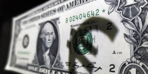 USA  dollar plummets on Fed statement