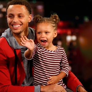 Riley Curry helps teach Jeremy Lin learn how to whip/nae nae