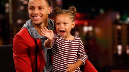 Riley Curry helps teach Jeremy Lin learn how to whip/nae nae