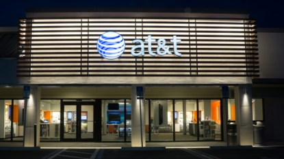 AT&T sues 3 employees over phone-unlocking scheme