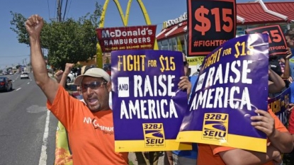 Ruling Could Ease Way for Unionizing at Fast-Food Chains