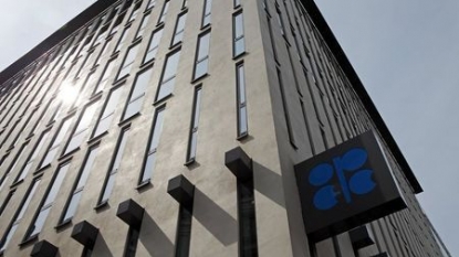 Saudis, Iran at odds over OPEC price forecasts