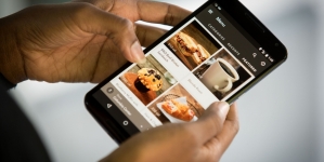 Starbucks brews up a new Android app with mobile payments and ordering