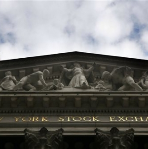 Stocks drop in early trading on growth worries