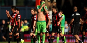 Bournemouth’s Matthew Ritchie hits spectacular volley goal