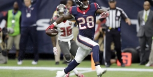 Texans get first win in victory over Bucs