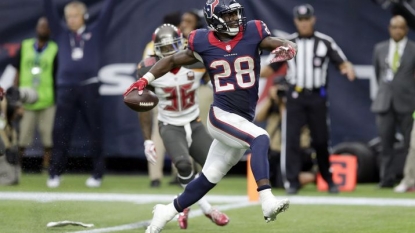 Texans get first win in victory over Bucs