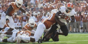 Texas Loses After Mishandled Punt