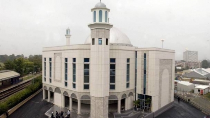 Seventy firefighters tackle fire at Britain’s largest mosque